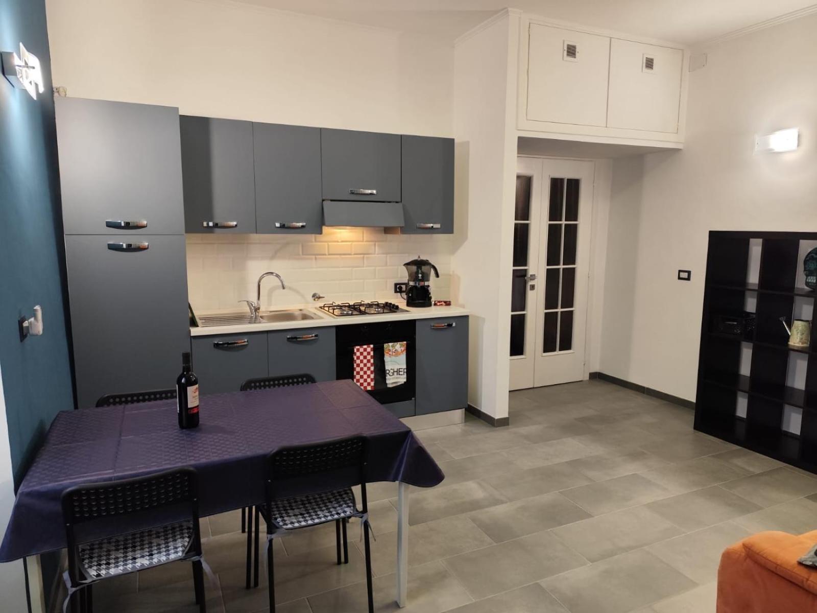 Casa Gaia A 2 Passi Dalla Metro A E C Apartment